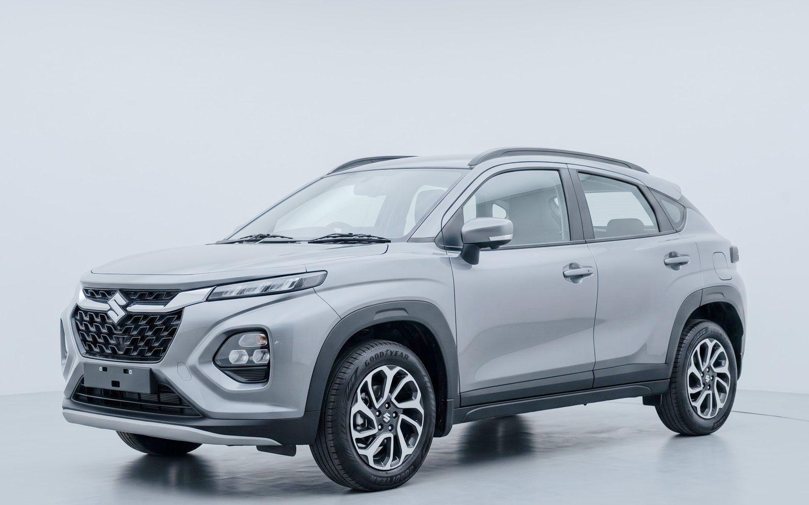 Maruti Suzuki Fronx, grey, front three-quarter view