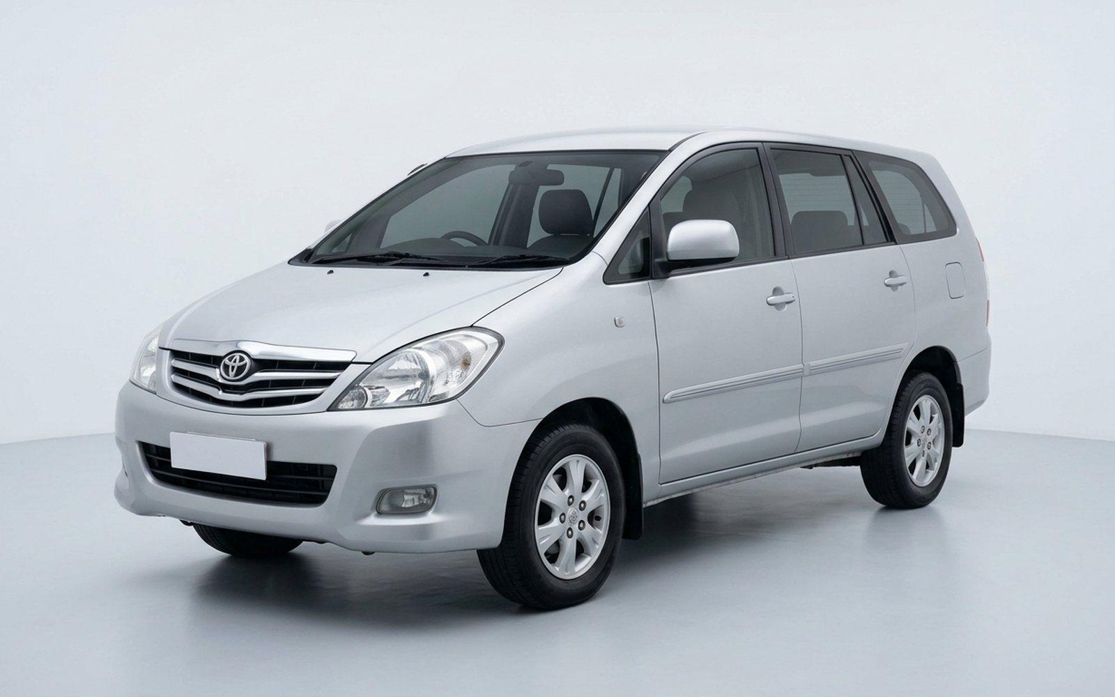2010 Toyota Innova, silver, front three-quarter view