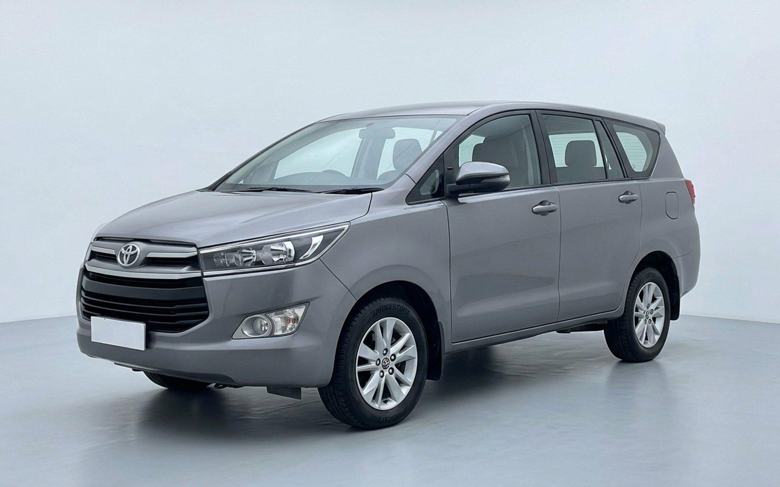 2019 Toyota Innova Crysta, grey, front three-quarter view